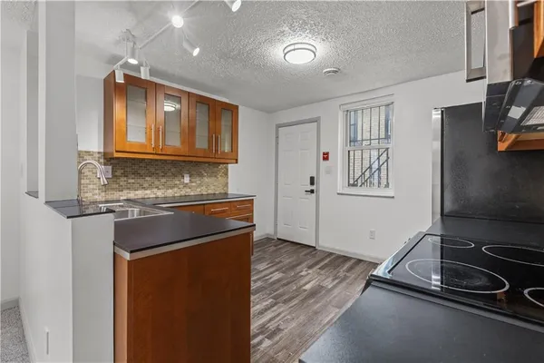 $2,450 | 5523 Ellsworth Avenue, Unit 12C, Pittsburgh, PA 15232