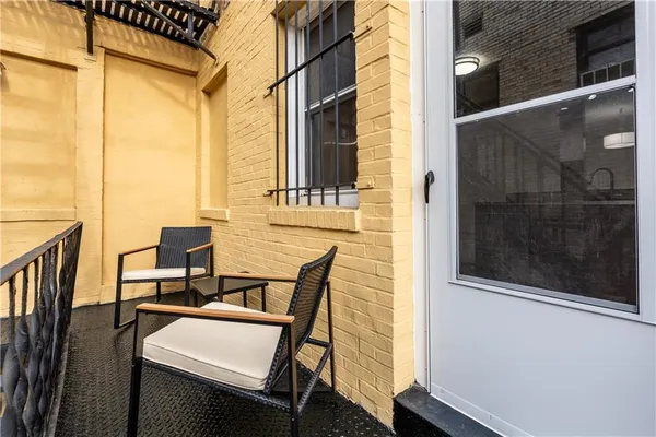 $2,450 | 5523 Ellsworth Avenue, Unit 12C, Pittsburgh, PA 15232