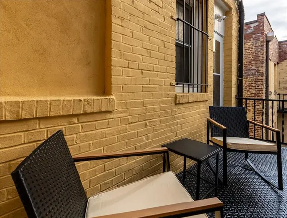 $2,450 | 5523 Ellsworth Avenue, Unit 12C, Pittsburgh, PA 15232