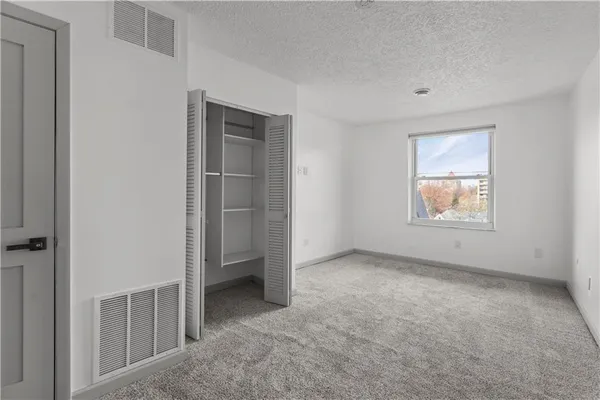 $2,450 | 5523 Ellsworth Avenue, Unit 12C, Pittsburgh, PA 15232