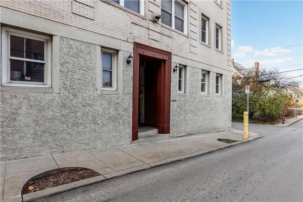 $2,450 | 5523 Ellsworth Avenue, Unit 12C, Pittsburgh, PA 15232