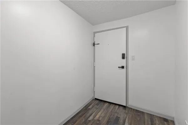 $2,450 | 5523 Ellsworth Avenue, Unit 12C, Pittsburgh, PA 15232