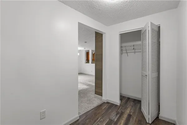 $2,450 | 5523 Ellsworth Avenue, Unit 12C, Pittsburgh, PA 15232