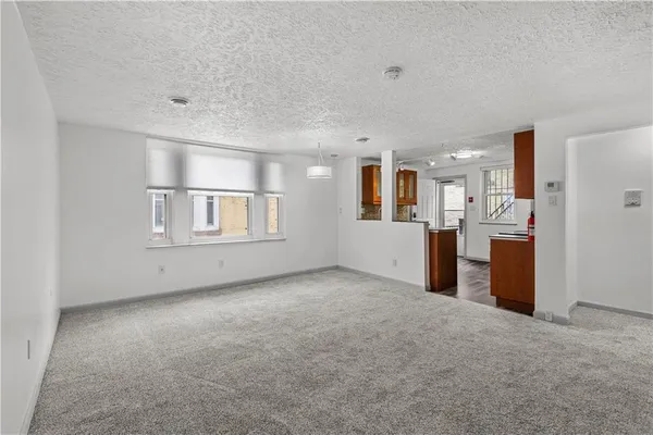 $2,450 | 5523 Ellsworth Avenue, Unit 12C, Pittsburgh, PA 15232