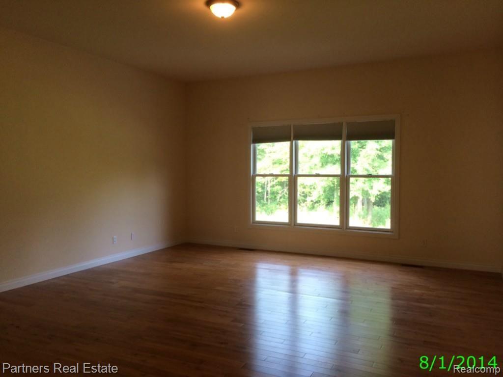 1920 South Bull Run Road Fowlerville, MI 48836 - Photo 2 of 22 Master Bedroom.jpg