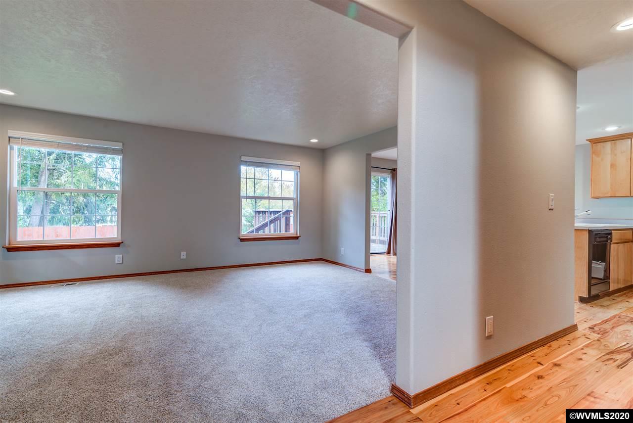 1040 Southwest Lincoln Street Albany, OR 97321 - Photo 11 of 25 Gallery Image 11