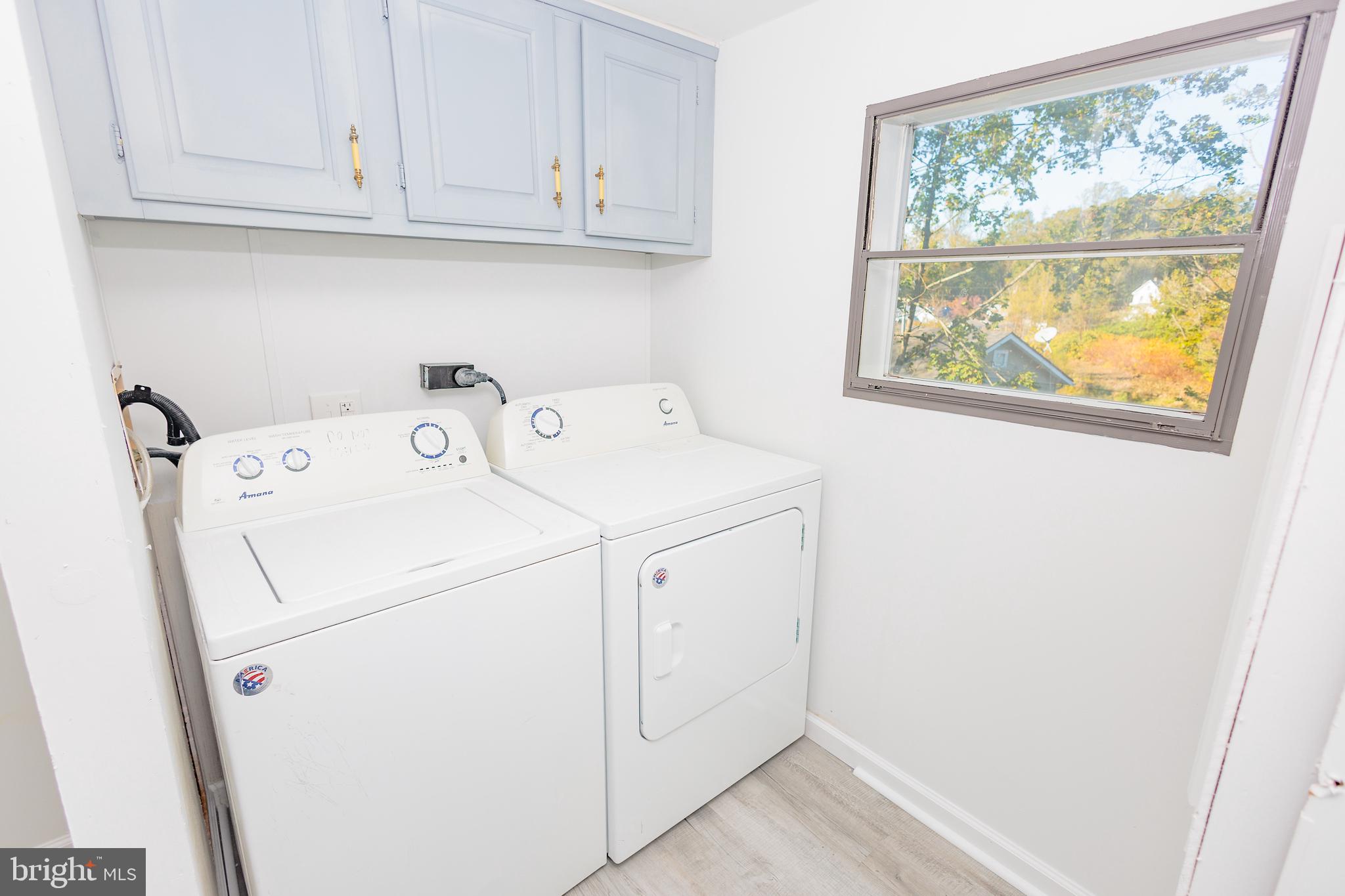 85 Hickory Avenue Mantua, NJ 08051 - Photo 17 of 28 a utility room with dryer and washer