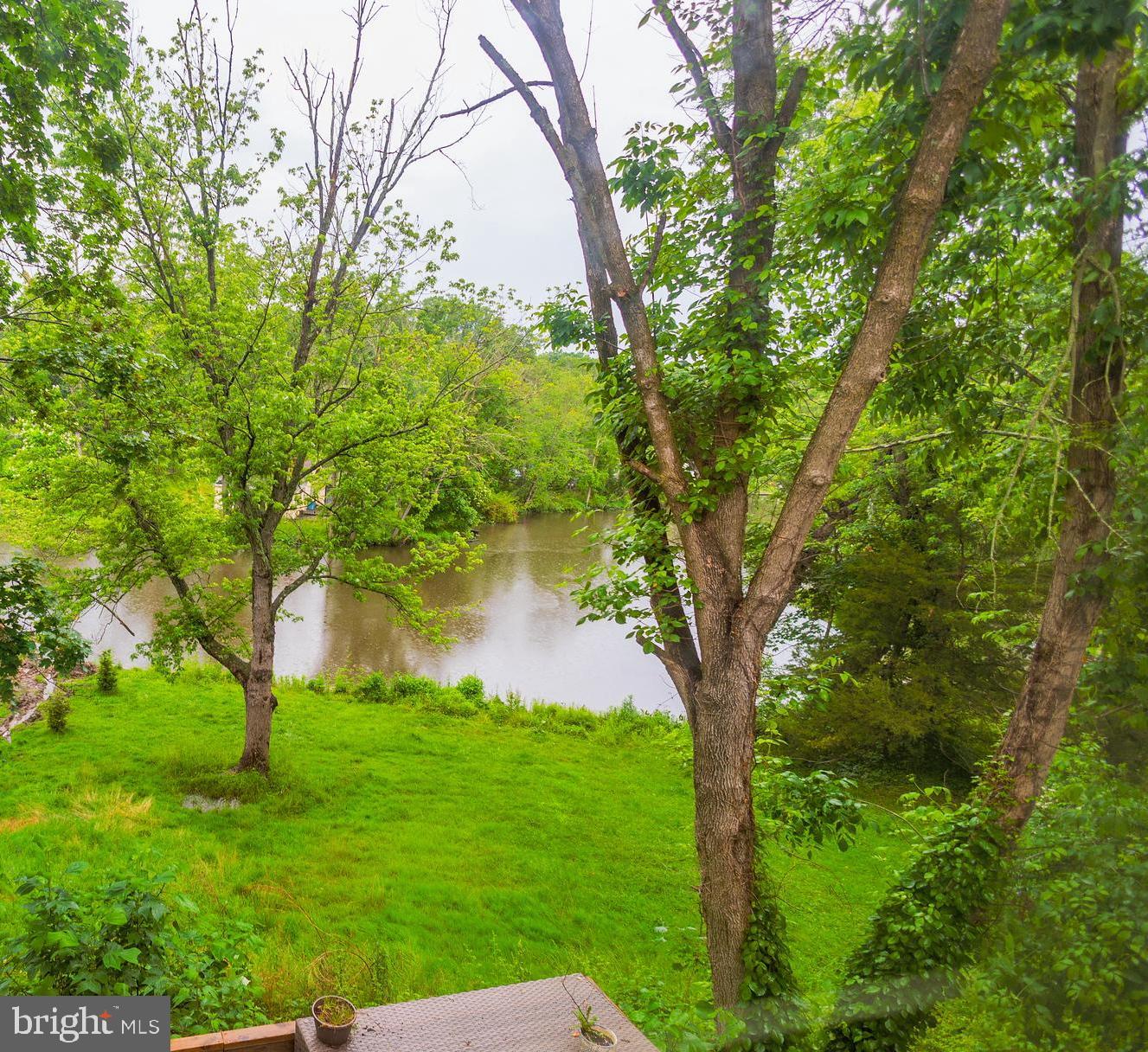 85 Hickory Avenue Mantua, NJ 08051 - Photo 21 of 28 a backyard of a house with lots of green space