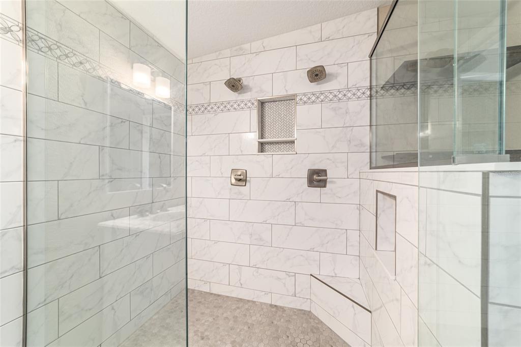 6155 Southeast Stetson Road Belleview, FL 34420 - Photo 27 of 68 a bathroom with a shower