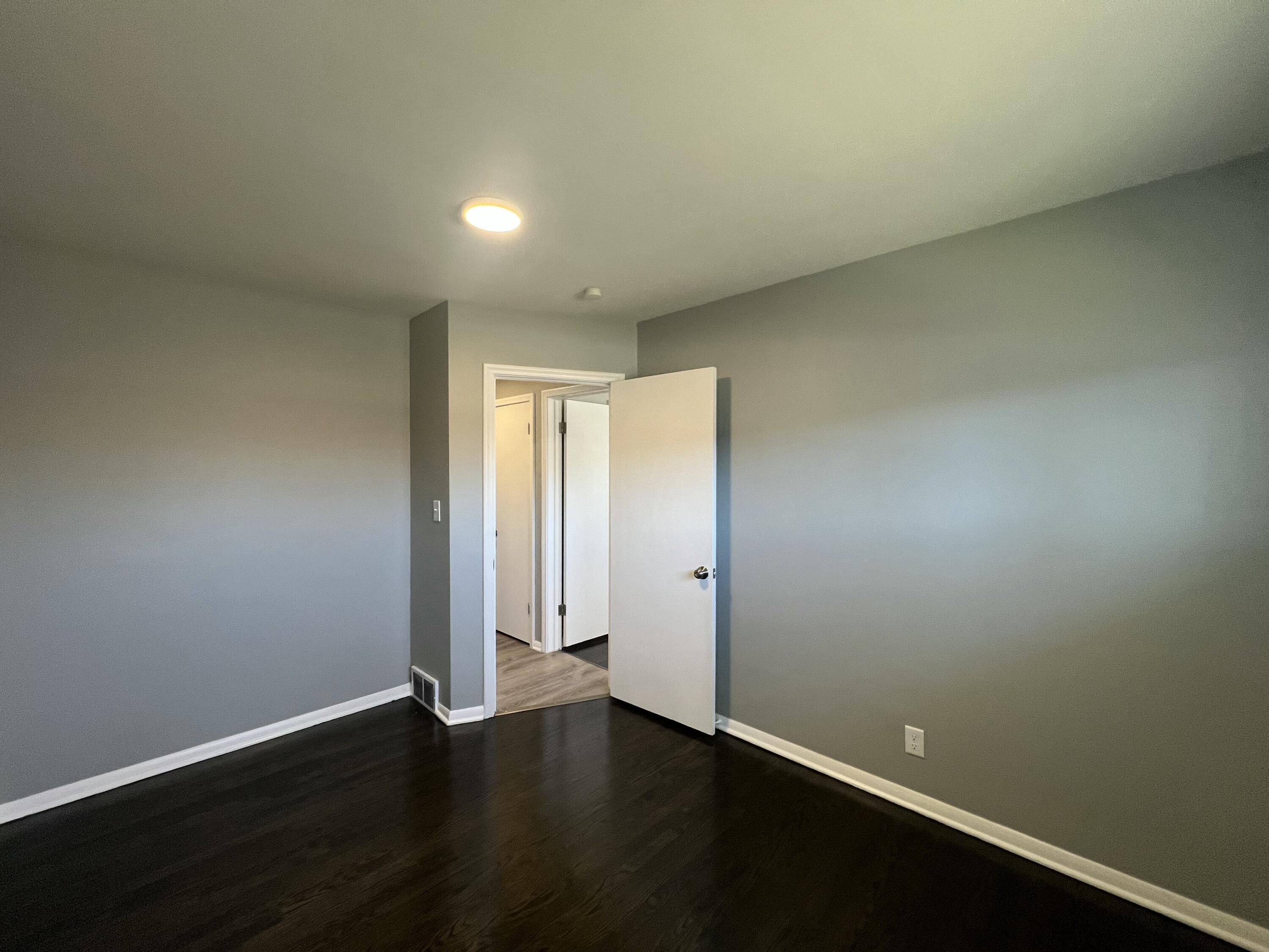 6827 North 44th Street Milwaukee, WI 53223 - Photo 33 of 106 IMG_0166