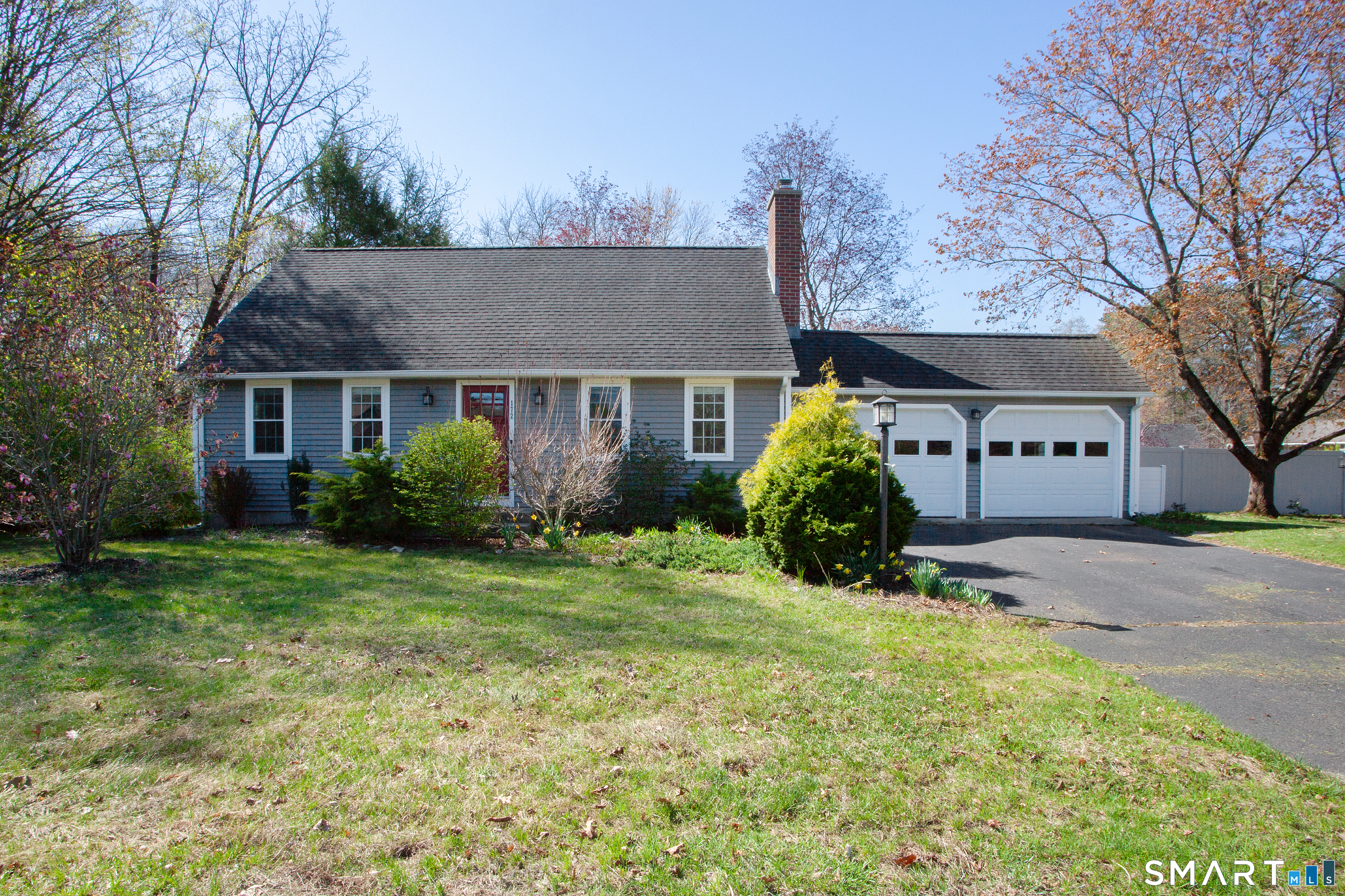 172 Weymouth Road Enfield, CT 06082 - Photo 1 of 1 Welcome home to 172 Weymouth Rd!