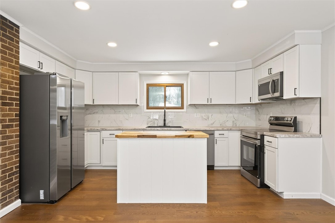 680 Smith Road, Unit 680 Manchester, NY 14522 - Photo 5 of 36