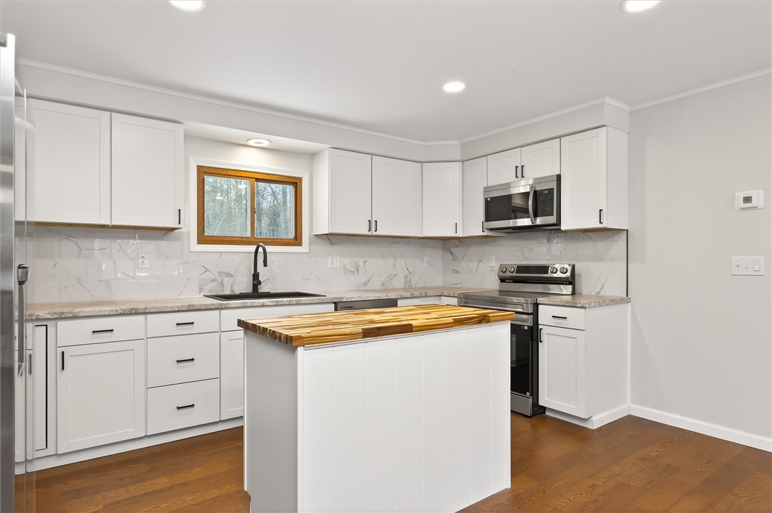 680 Smith Road, Unit 680 Manchester, NY 14522 - Photo 6 of 36