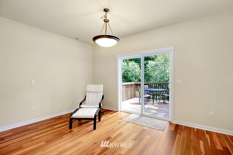 668 Ilwaco Place Northeast Renton, WA 98059 - Photo 12 of 25 Gallery Image 12