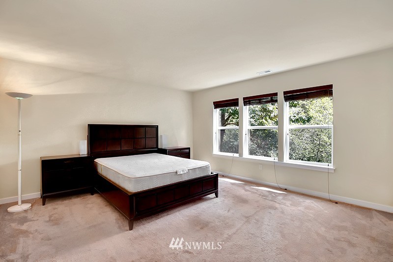 668 Ilwaco Place Northeast Renton, WA 98059 - Photo 13 of 25 Gallery Image 13