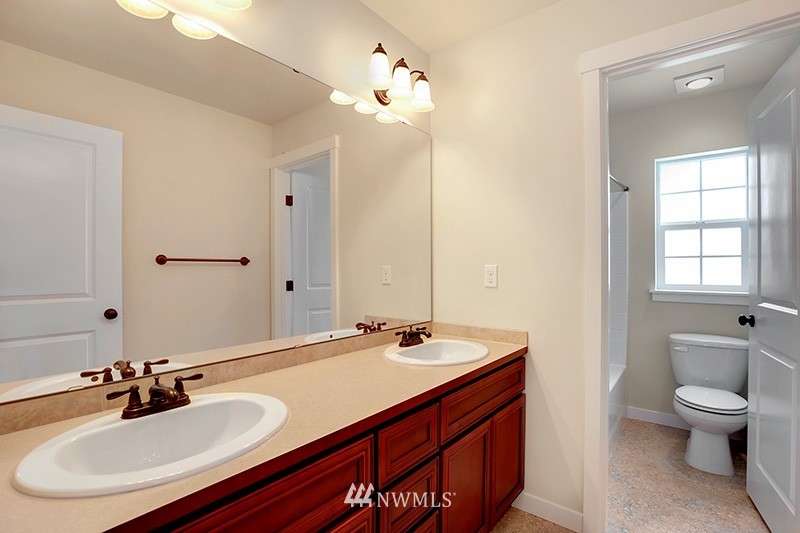 668 Ilwaco Place Northeast Renton, WA 98059 - Photo 16 of 25 Gallery Image 16