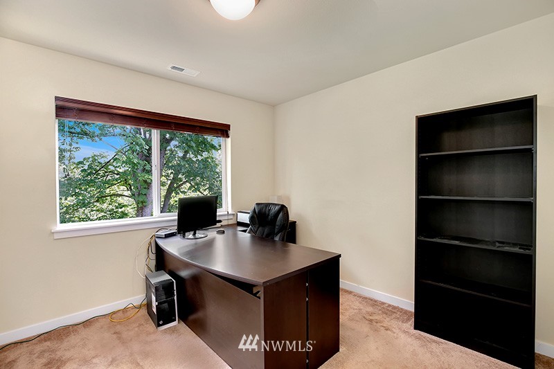 668 Ilwaco Place Northeast Renton, WA 98059 - Photo 19 of 25 Gallery Image 19