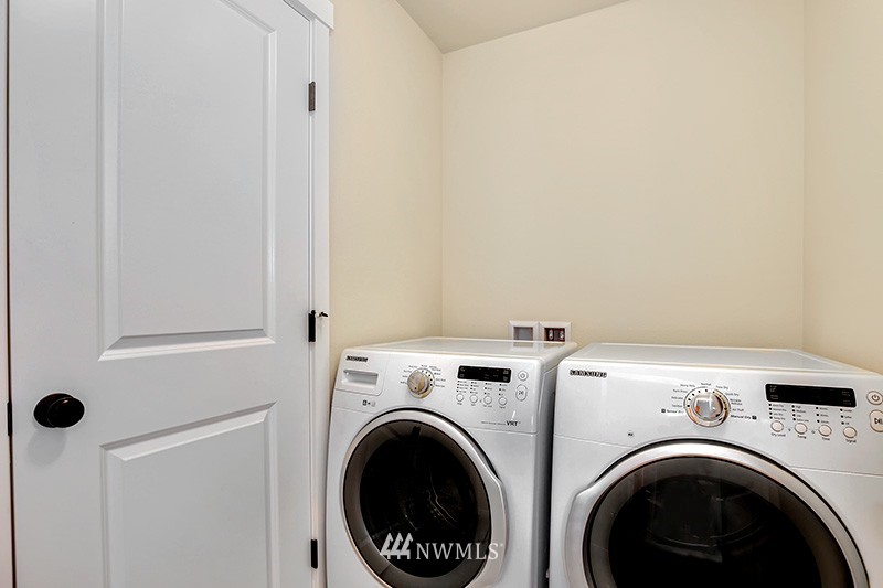 668 Ilwaco Place Northeast Renton, WA 98059 - Photo 21 of 25 Gallery Image 21