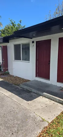$1,550 | 1910 Northwest 29th Street, Unit 7, Miami, FL 33142