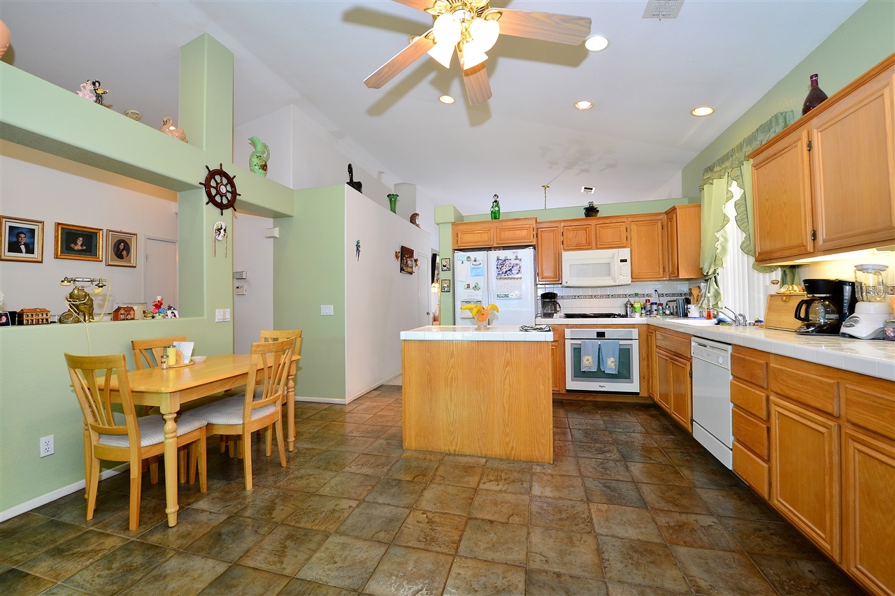 2264 Sun Valley Road Chula Vista, CA 91915 - Photo 4 of 25 Gallery Image 4