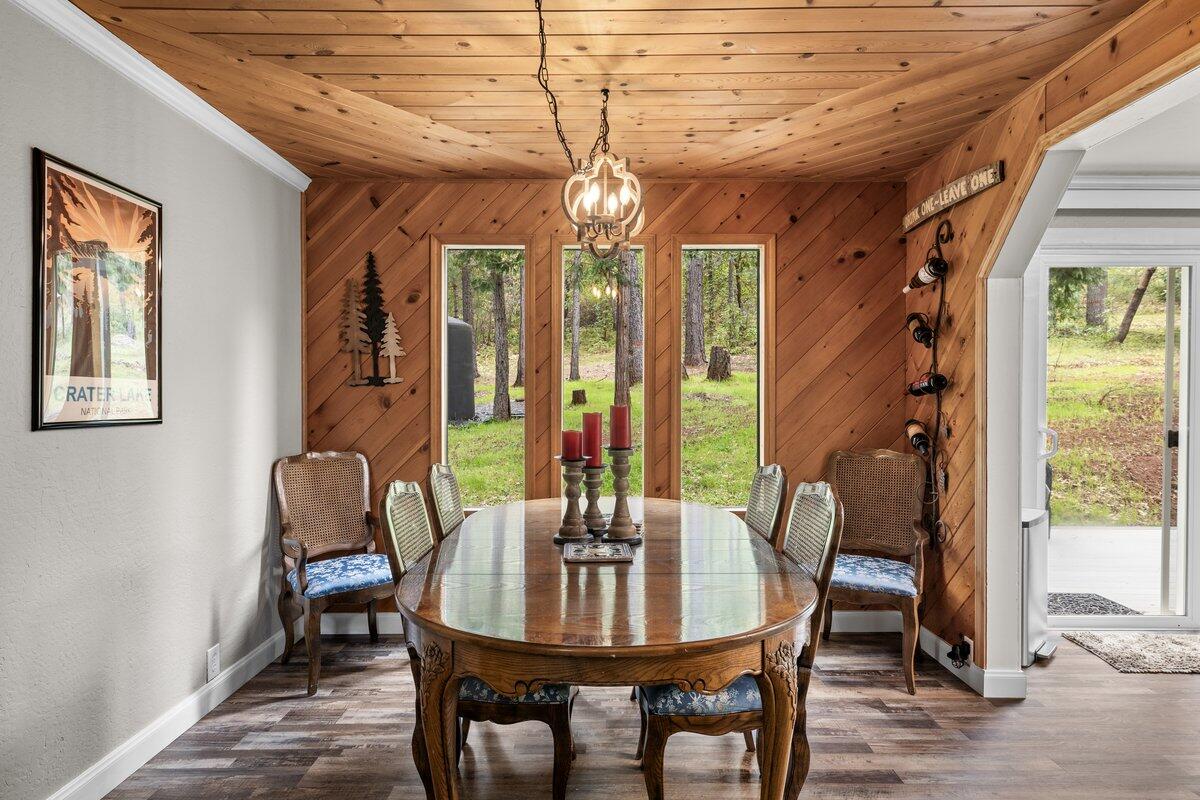6481 Highway 227 Trail, OR 97541 - Photo 15 of 40 Dining 2