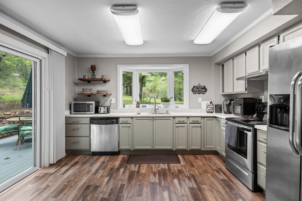 6481 Highway 227 Trail, OR 97541 - Photo 17 of 40 Kitchen 1