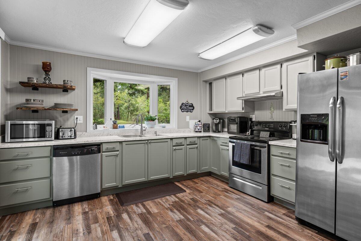 6481 Highway 227 Trail, OR 97541 - Photo 18 of 40 Kitchen 2