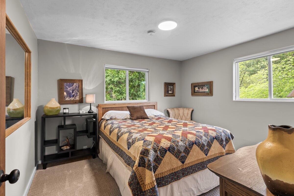 6481 Highway 227 Trail, OR 97541 - Photo 24 of 40 Bedroom 2