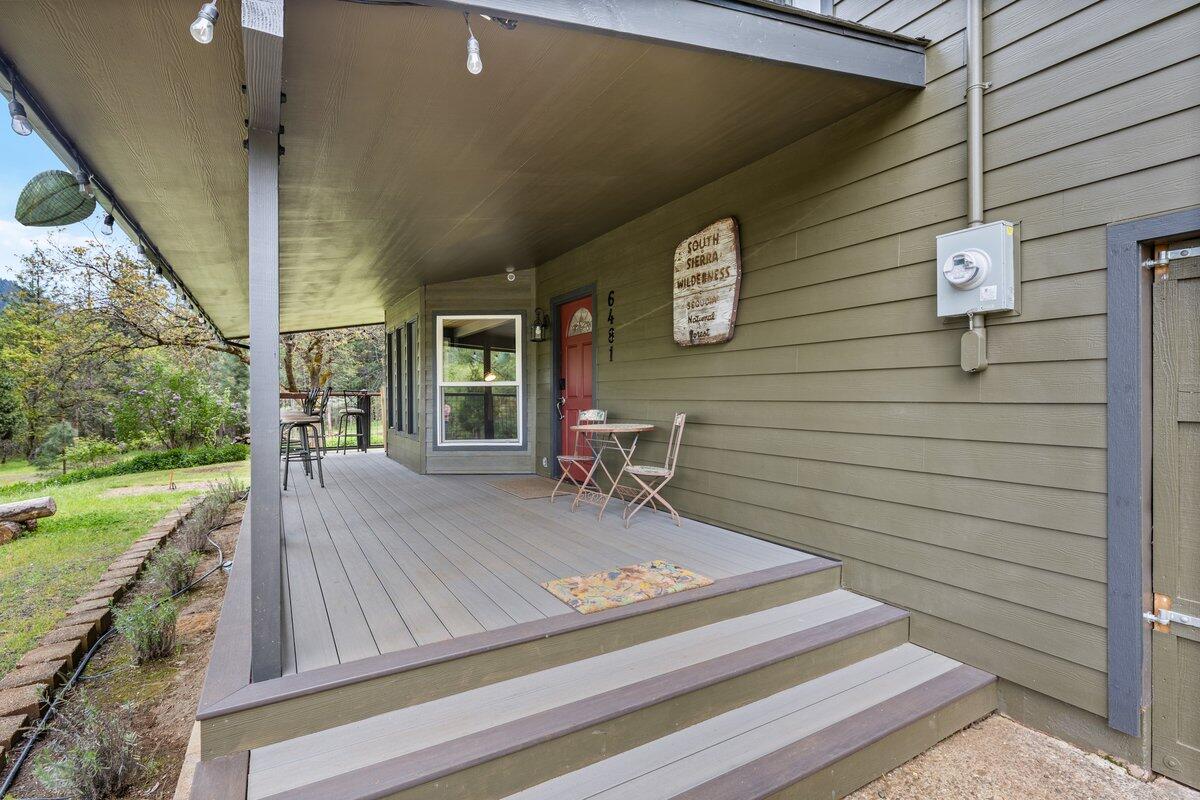 6481 Highway 227 Trail, OR 97541 - Photo 4 of 40 Front Porch
