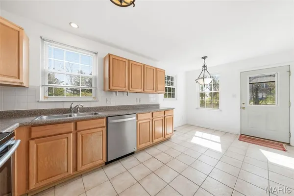 $450,000 | 1050 Kehrs Mill Road, Ballwin, MO 63011