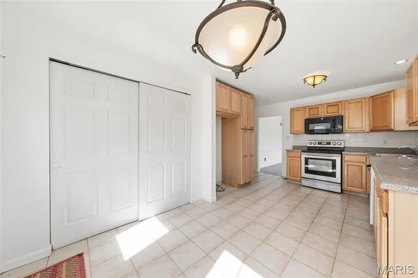 $450,000 | 1050 Kehrs Mill Road, Ballwin, MO 63011