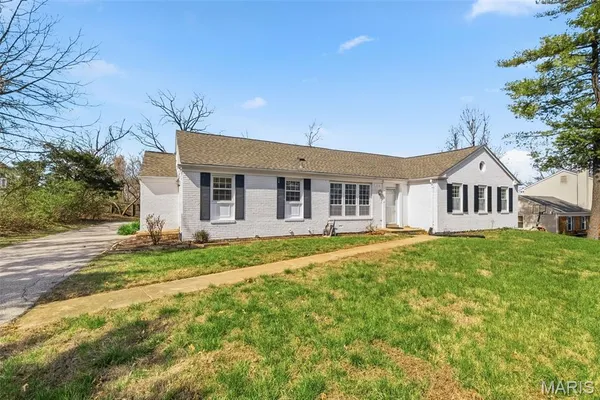 $450,000 | 1050 Kehrs Mill Road, Ballwin, MO 63011