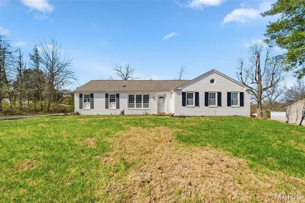 $450,000 | 1050 Kehrs Mill Road, Ballwin, MO 63011