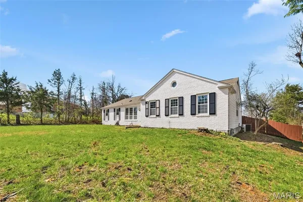 $450,000 | 1050 Kehrs Mill Road, Ballwin, MO 63011