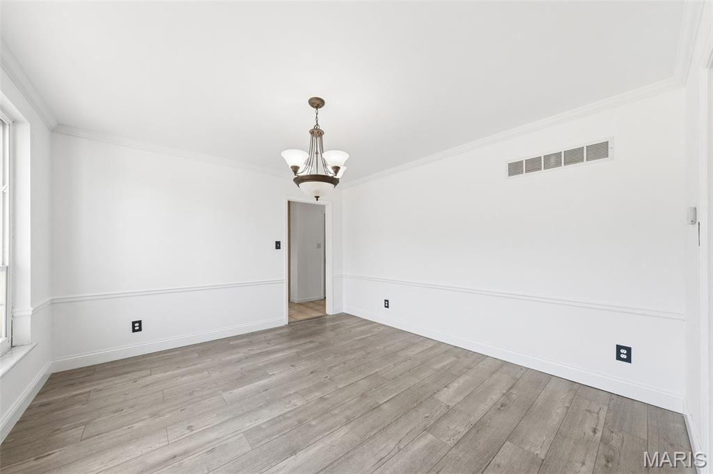 1050 Kehrs Mill Road Ballwin, MO 63011 - Photo 7 of 49