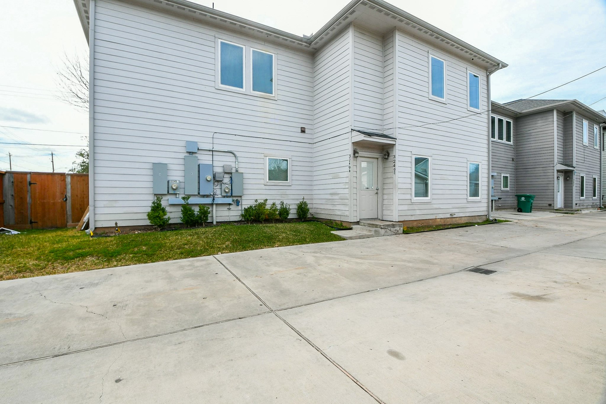 3249 Dixie Drive, Unit B Houston, TX 77021 - Photo 22 of 25 a view of a house with a yard