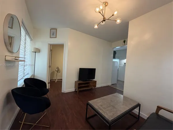 $1,950 | 8420 Byron Avenue, Unit 6, Miami Beach, FL 33141