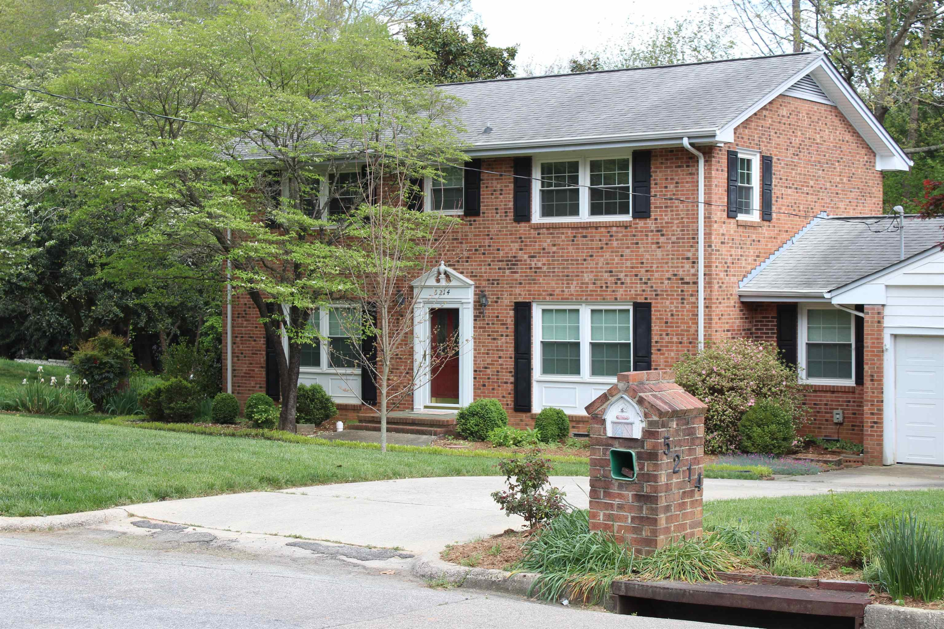 5214 Knollwood Road Raleigh, NC 27609 - Photo 1 of 23 Welcome