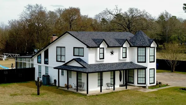 $745,900 | 1828 Highway 75, Huntsville, TX 77320