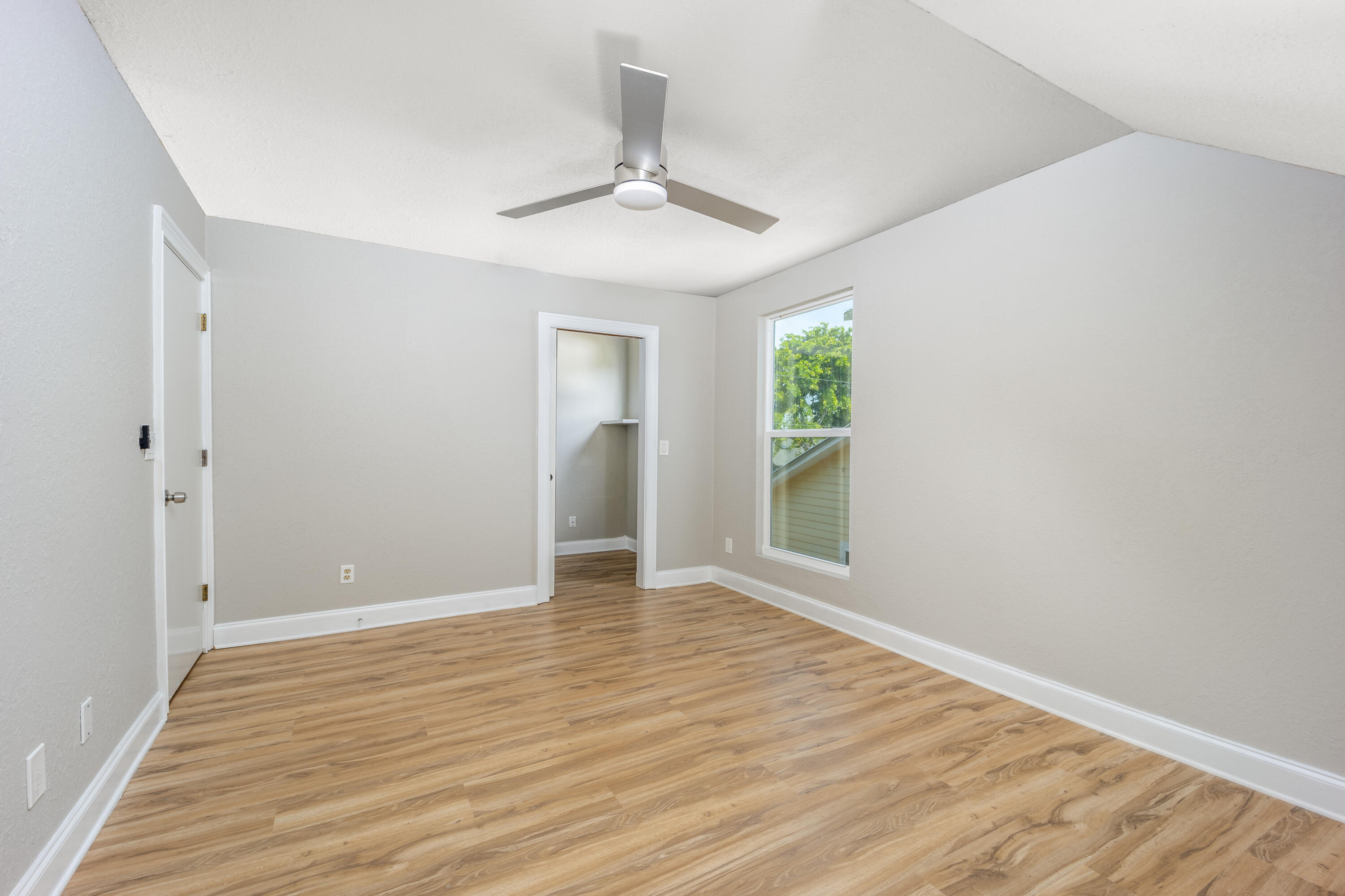 5895 Southeast Pine Drive Stuart, FL 34997 - Photo 11 of 24 5895 SE Pine Drive-17