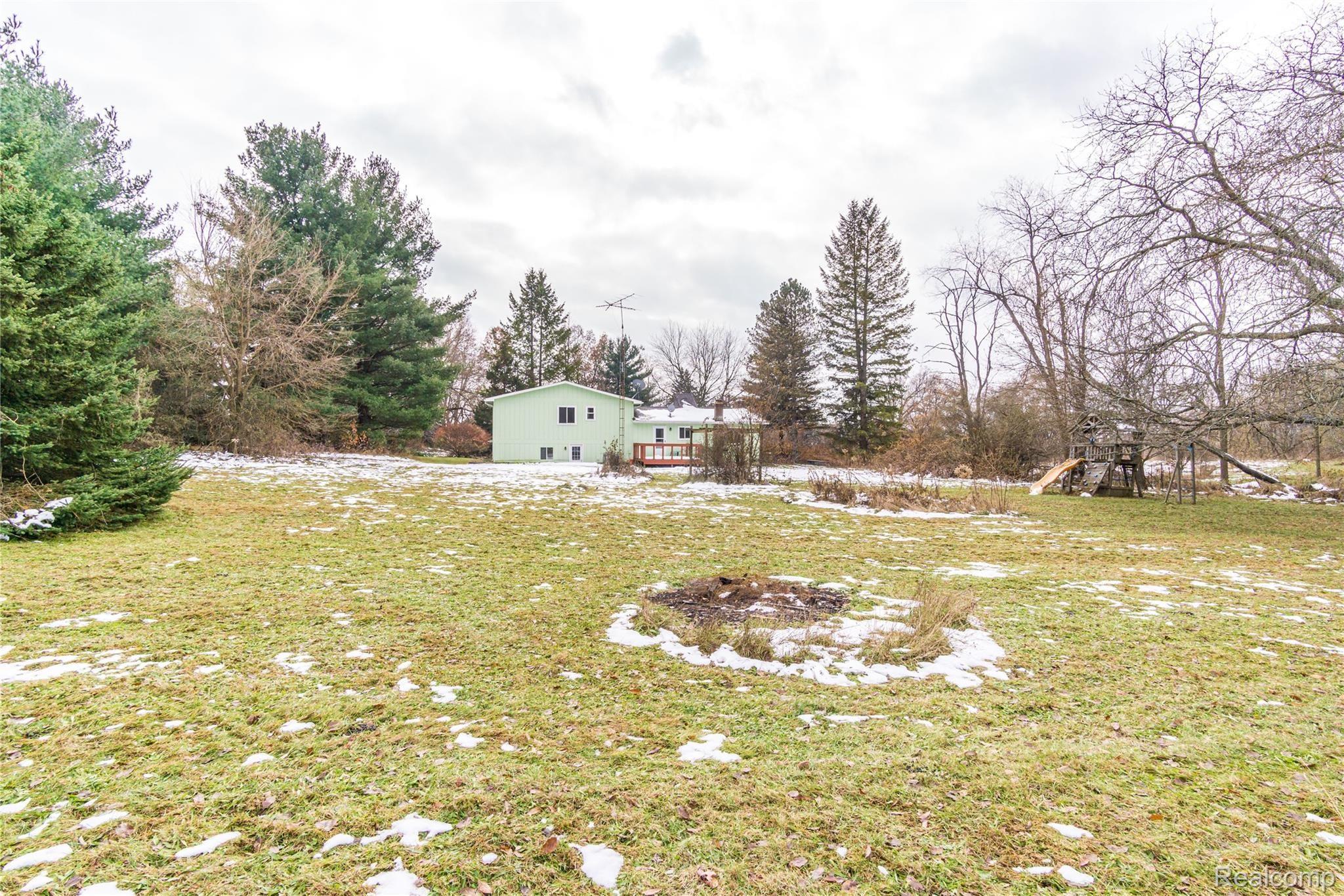 13099 Holtforth Road Fenton, MI 48430 - Photo 19 of 20 Exteriors (9 of 13).jpg