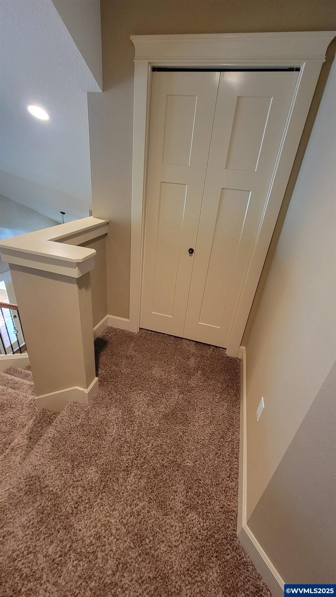 1047 Robbins Way Lebanon, OR 97355 - Photo 19 of 28
