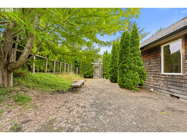 $1,049,000 | 2499 Pine Ridge Drive, Gearhart, OR 97138