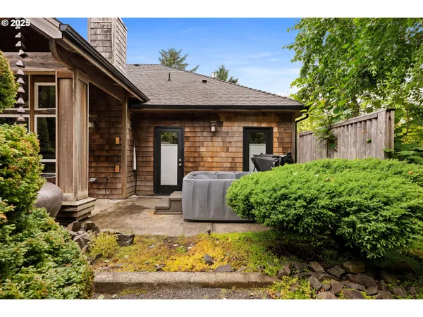 $1,049,000 | 2499 Pine Ridge Drive, Gearhart, OR 97138