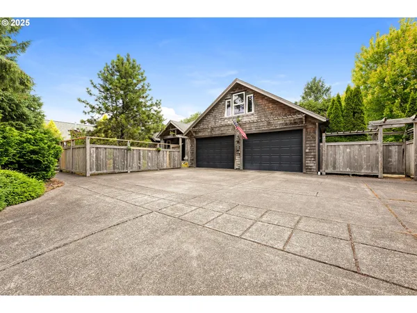 $1,049,000 | 2499 Pine Ridge Drive, Gearhart, OR 97138
