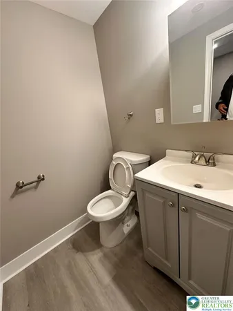 $142,000 | 44 South Locust Street, Mount Carmel, PA 17851
