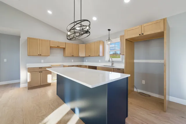 $599,900 | 21 Mia Ridge, Sidney, ME 04330