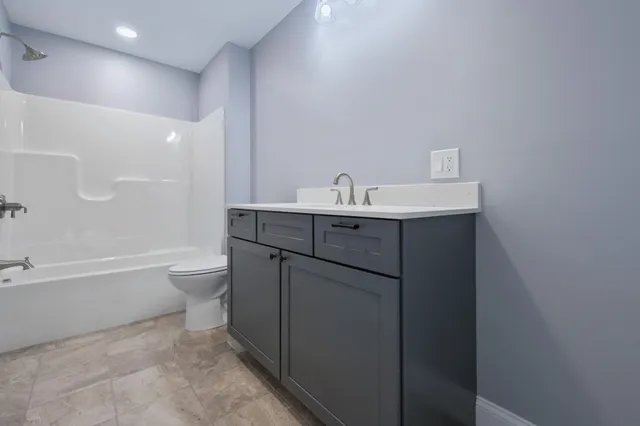 $599,900 | 21 Mia Ridge, Sidney, ME 04330