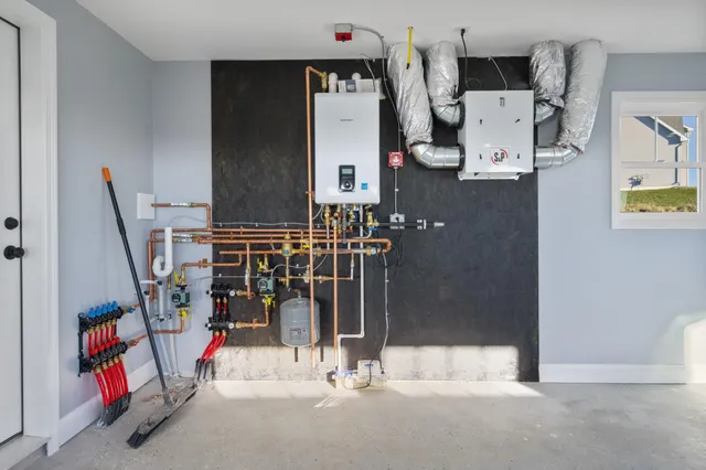 $599,900 | 21 Mia Ridge, Sidney, ME 04330