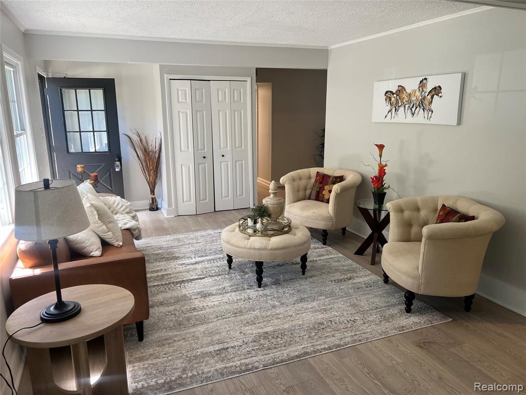 1932 Henbert Road West Bloomfield, MI 48324 - Photo 5 of 46